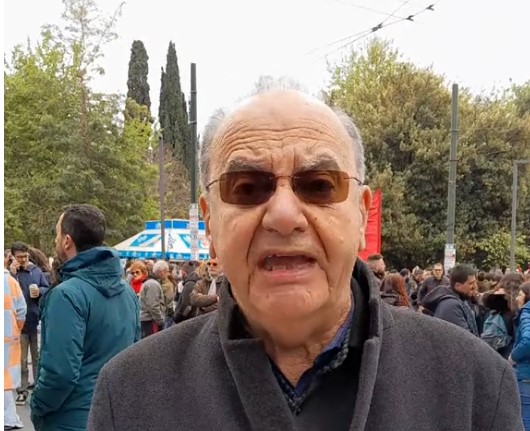 Ο Δημήτρης Στρατούλης στην εργατική απεργιακή πορεία